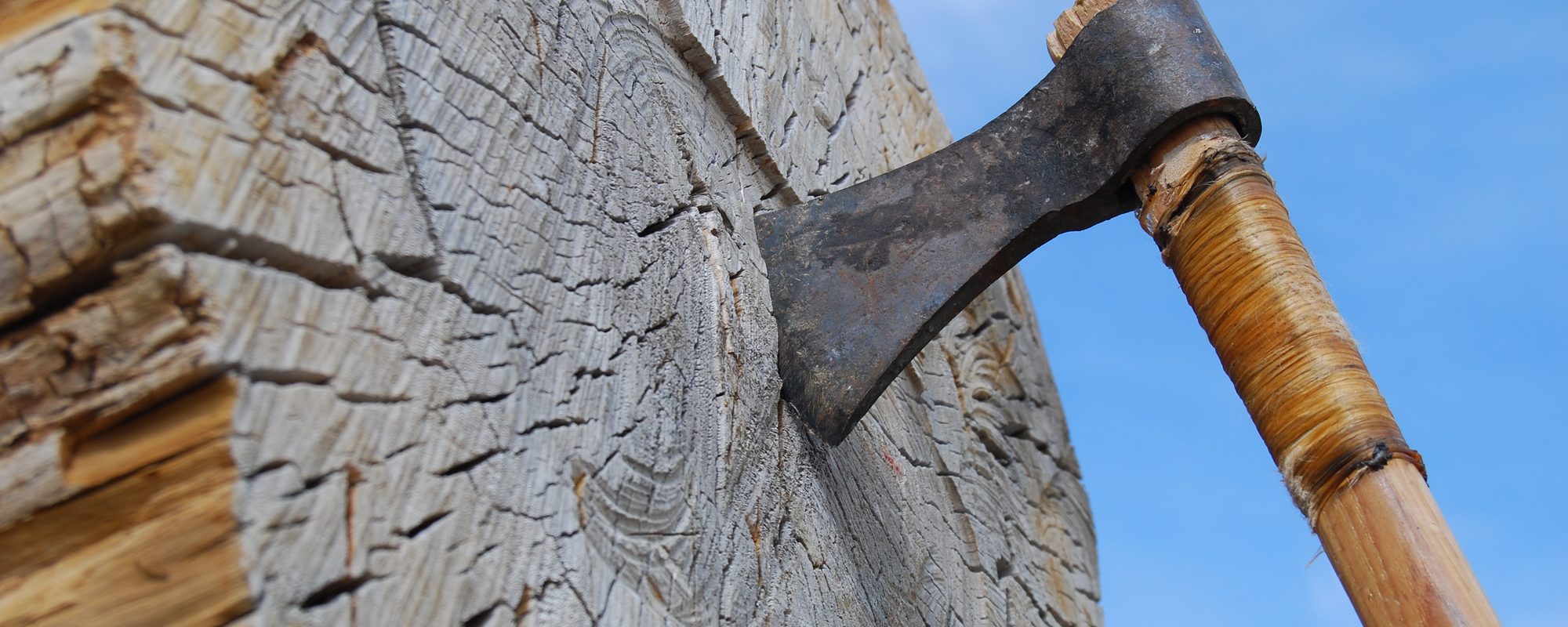 Axe throwing homeowner chops down intruder
