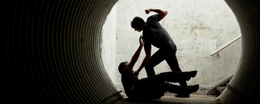 Win a Ground Fight With This Dirty Street-Fighting Move