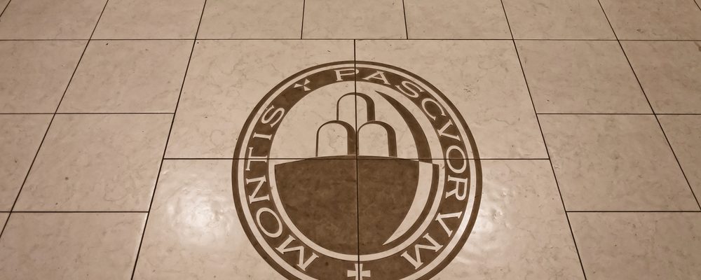 Must-Read Articles: Trouble in the Banking Sector
