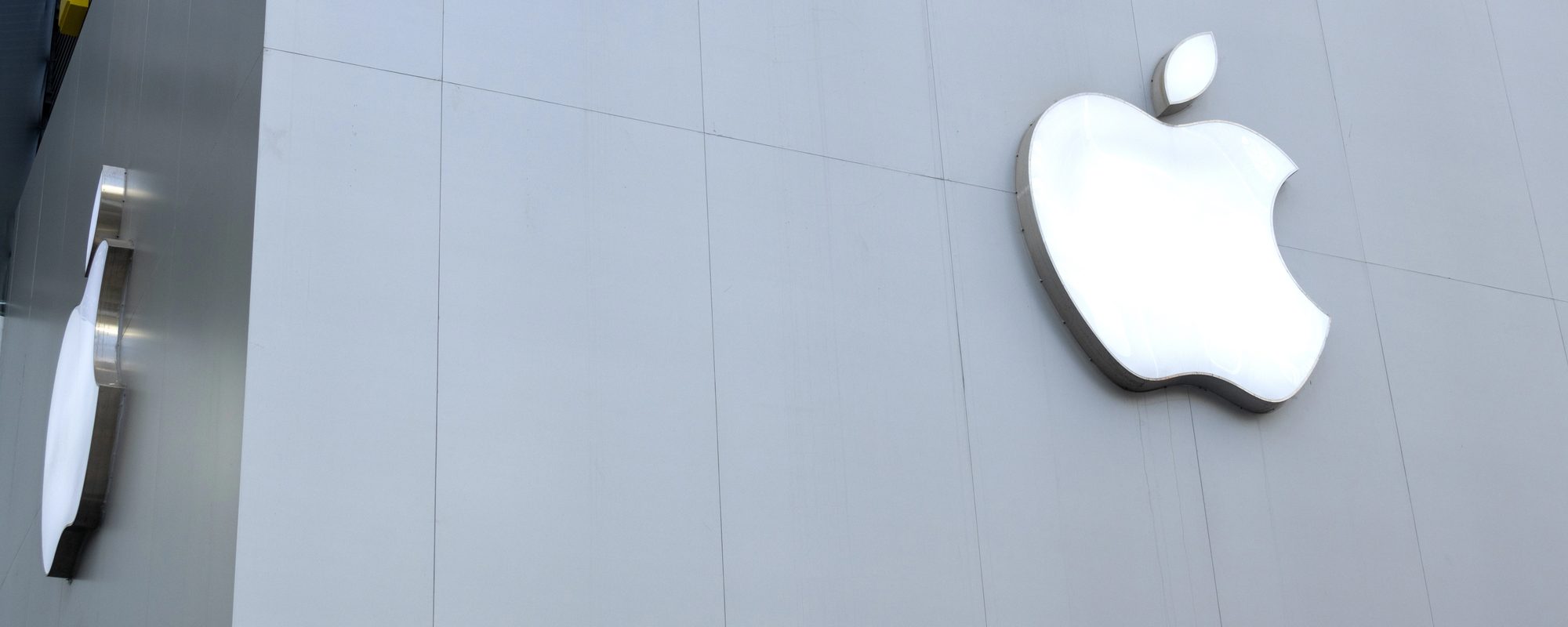 Lunatic murders ex-boyfriend (with an “assist” from Apple)